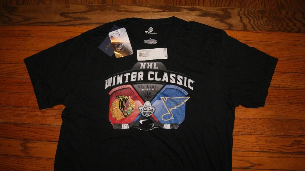 NEW! NHL Chicago Blackhawks Vs St. Louis Blues Large T-Shirt Winter Classic NWT